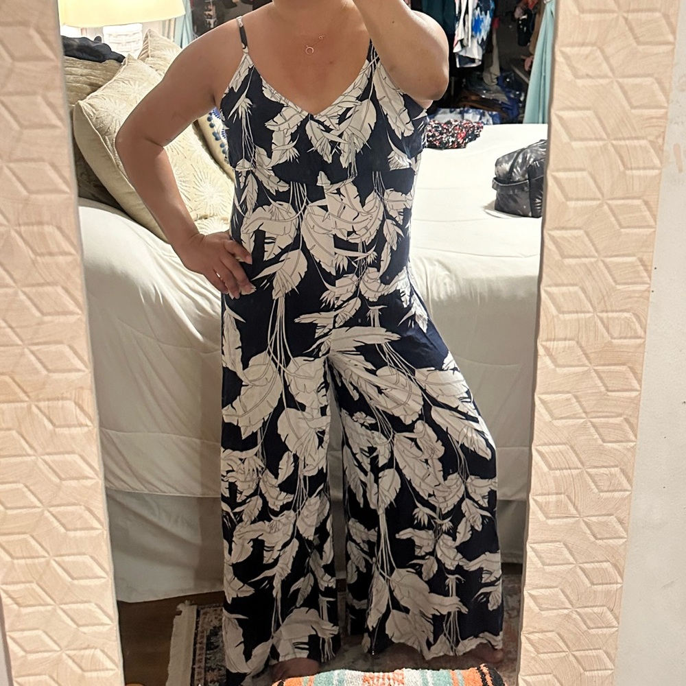 Roxy Palm Leaves Jumpsuit Size Small🌴 - Picture 11 of 15